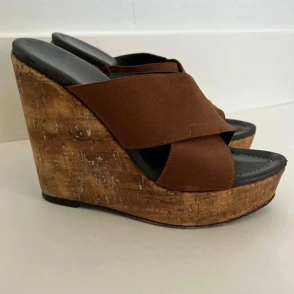 Vero Couio Wedge Heels